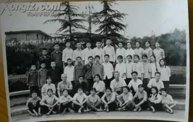 d887cf0fb74f42cf44f3ea195d2f2fcf.jpg